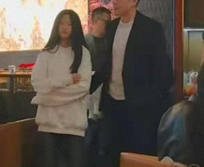 小玥儿开通个人账号！发文求救，晒照思念妈妈，外婆和小S是好友